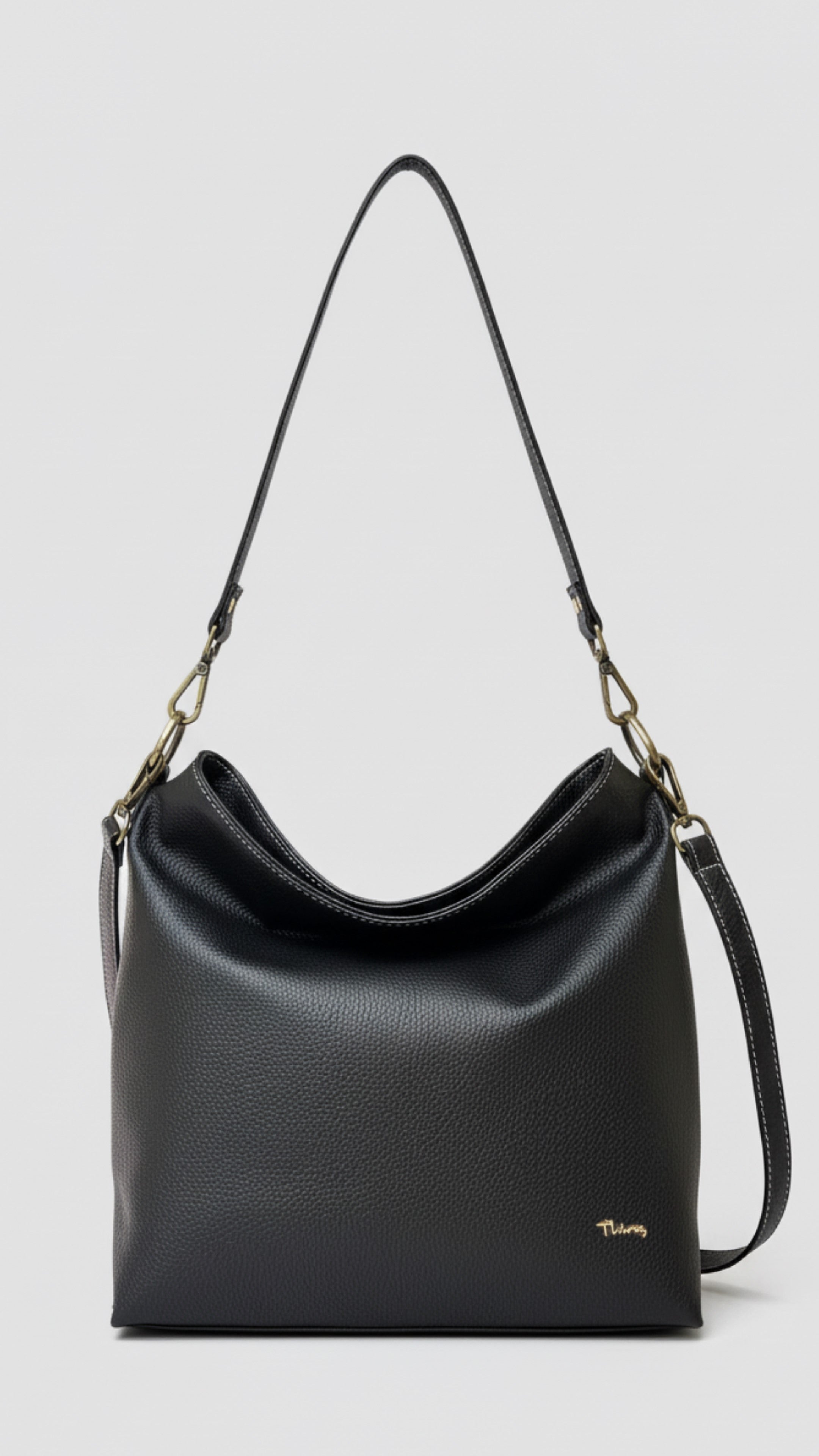 ΤΣΑΝΤΑ ΩΜΟΥ  STREET STYLE